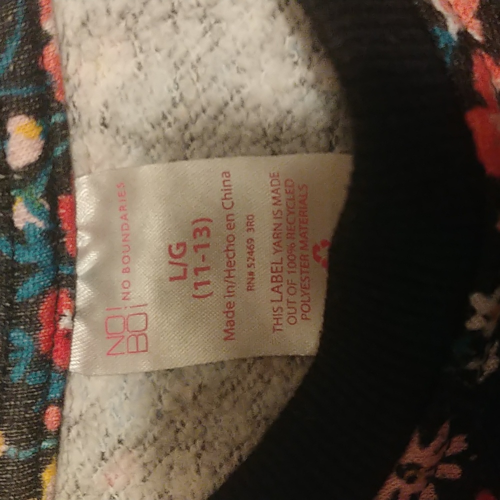 No boundaries youth sweat shirt black with floral - Picture 4 of 5